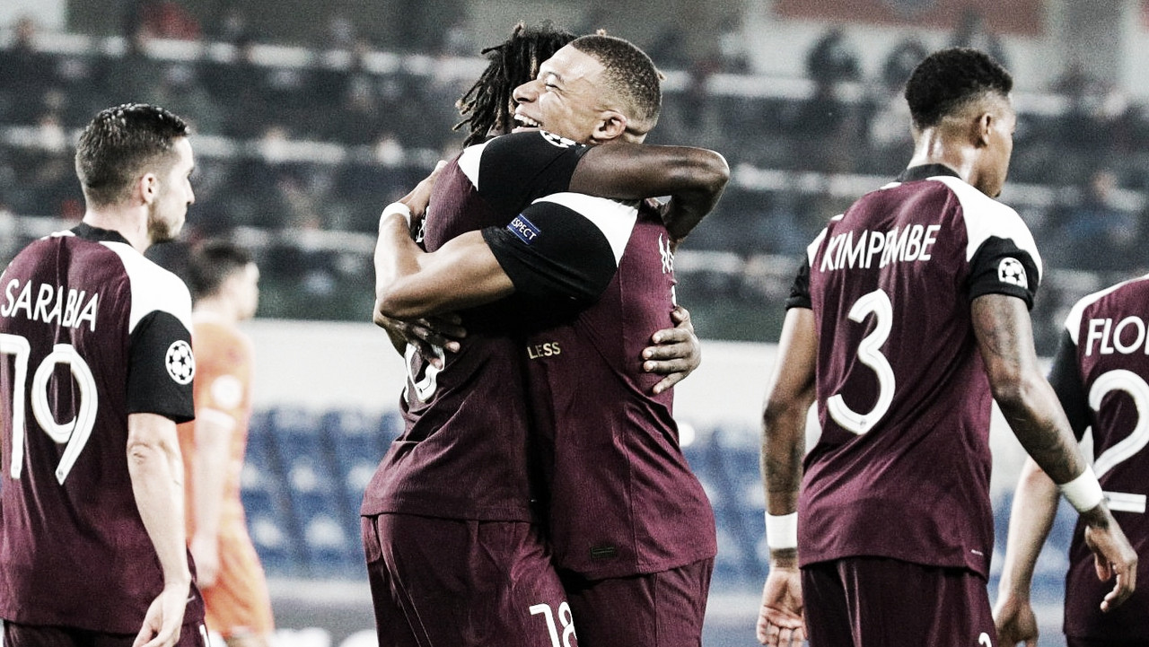Neymar sai machucado, mas PSG vence Istanbul Basaksehir com gols de Moise Kean Neymar sai machucado, mas PSG vence Istanbul Basaksehir com gols de Moise Kean