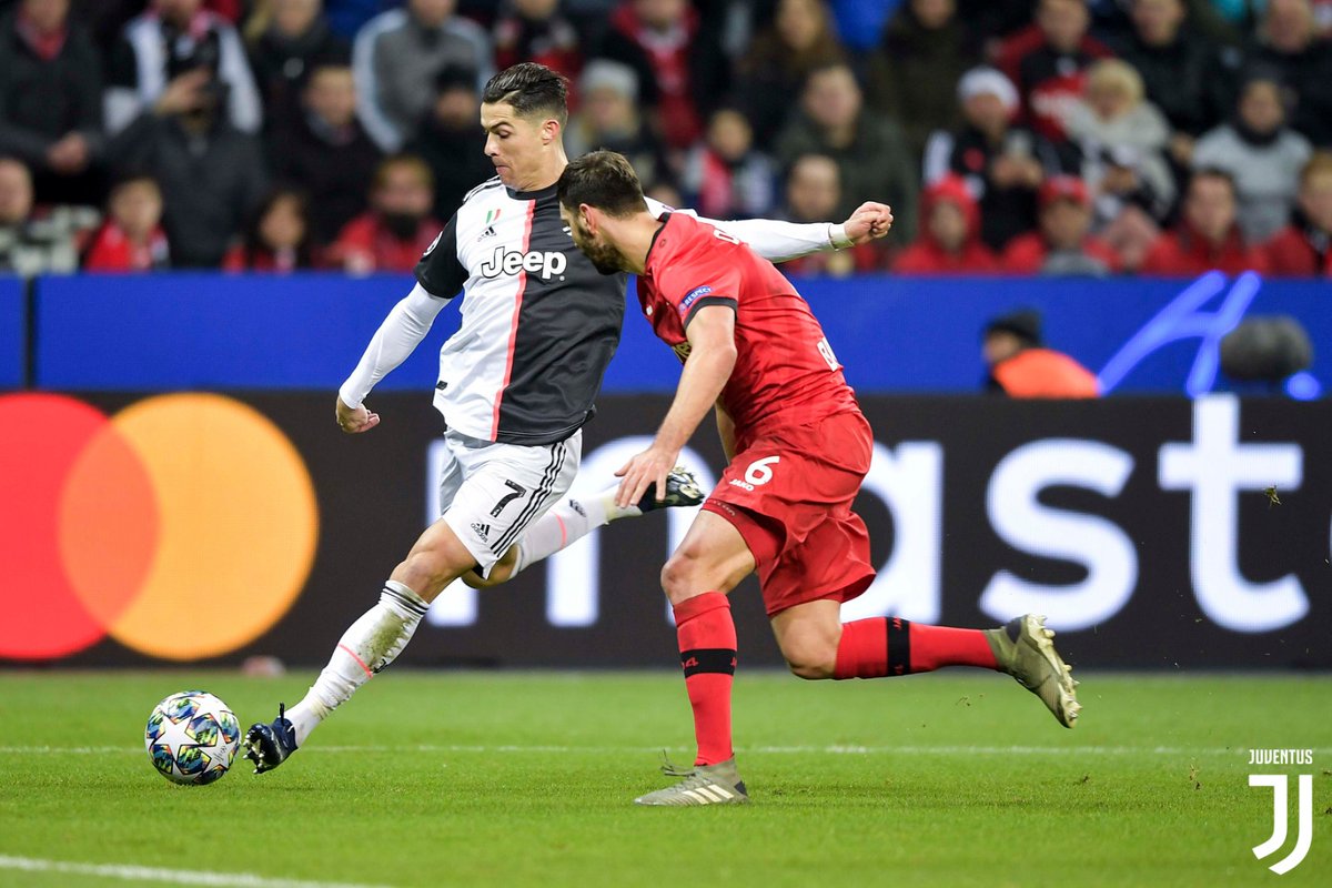 La Juventus passa a Leverkusen: decidono Ronaldo e Higuain