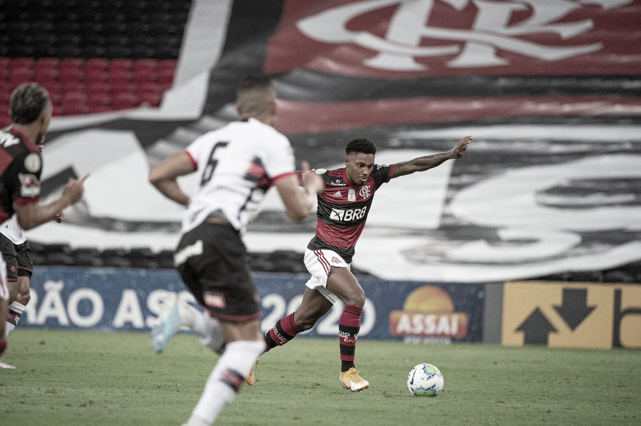 Flamengo empata com Atlético-GO e soma quatro jogos seguidos sem vencer no
Brasileirão Flamengo empata com Atlético-GO e soma quatro jogos seguidos sem vencer no
Brasileirão