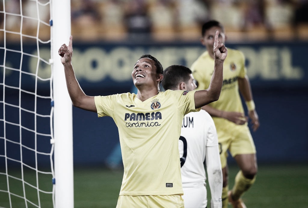 Lluvia
de agua y de goles en La Cerámica Lluvia
de agua y de goles en La Cerámica