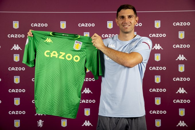 Emi Martinez signs for Aston Villa