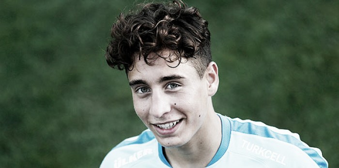 Turkey put training on pause to commend Emre Mor on his club transfer