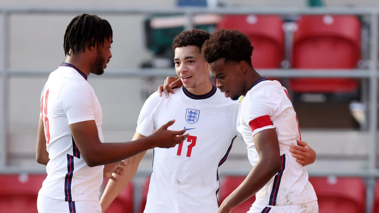 Resumen y mejores momento del Inglaterra 4-0 Serbia en Campeonato Europeo Sub-19 2022