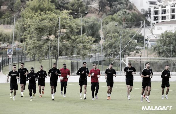 El Málaga se entrena sin partidos a la vista