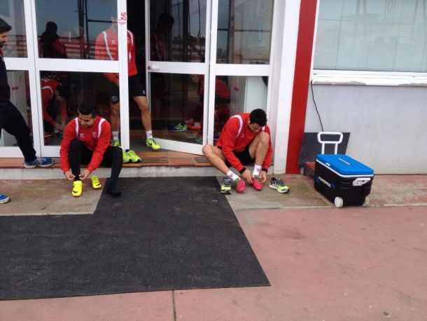 El Sevilla vuelve a entrenar tras dos días de descanso