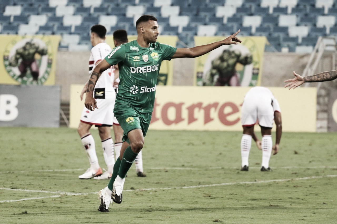 Elton marca dois, e Cuiabá vence Botafogo-SP para retornar ao G-4