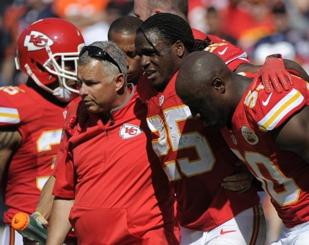 Jamaal Charles Tears ACL In Kansas City Chiefs' Loss To Chicago Bears