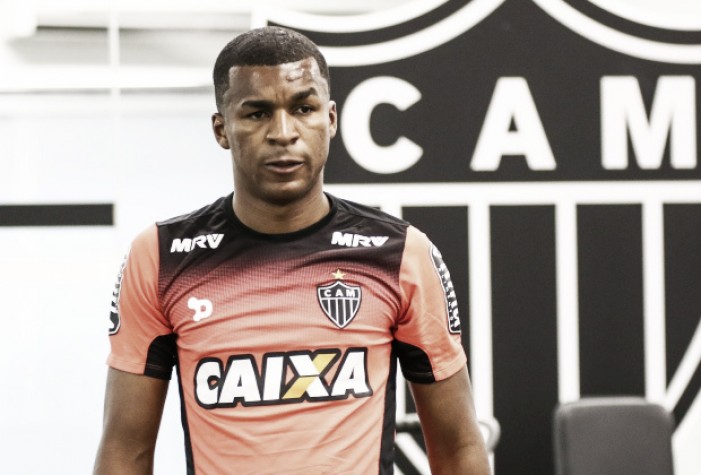 Com volta de Erazo, Marcelo Oliveira relaciona 23 jogadores para enfrentar Juventude