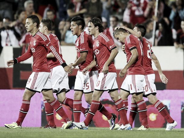Resultado Estoril - Benfica en la Liga Portuguesa 2013 (1-2)
