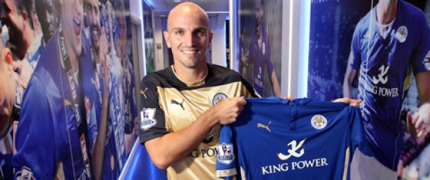 Leicester City anuncia a contratação de Esteban Cambiasso