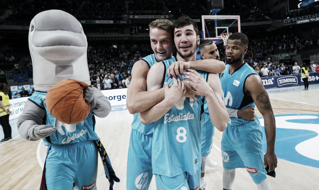 SúperBrizuela regresa para desatar la locura y cerrar la salvación del Estudiantes (83-80) SúperBrizuela regresa para desatar la locura y cerrar la salvación del Estudiantes (83-80)