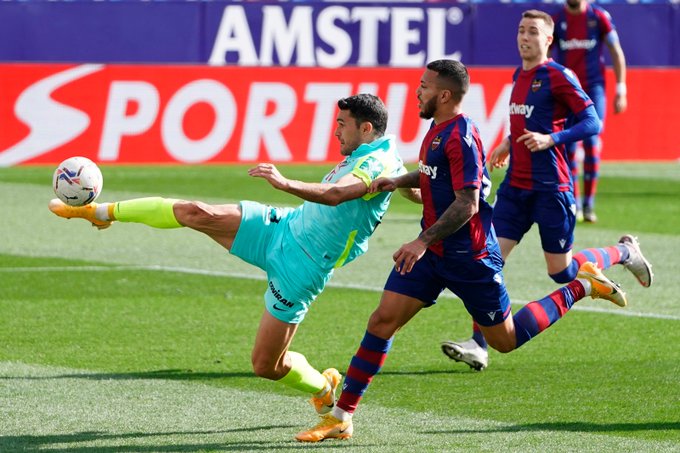 Resumen del Levante 2-2 Granada en LaLiga Santander 2021 Resumen del Levante 2-2 Granada en LaLiga Santander 2021
