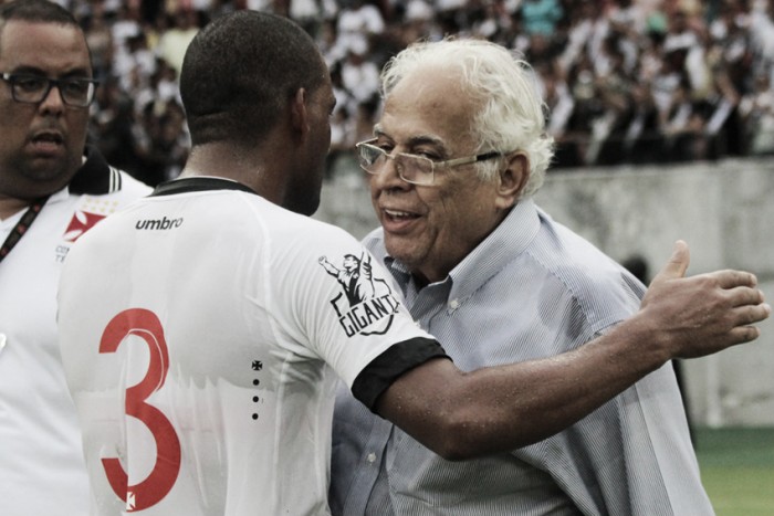Eurico provoca Flamengo: "Por mais que eu tente, não consigo perder para eles"