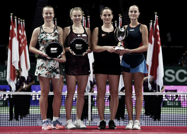 Babos/Mladenovic superam Krejcikova/Siniakova e são campeãs de Singapura