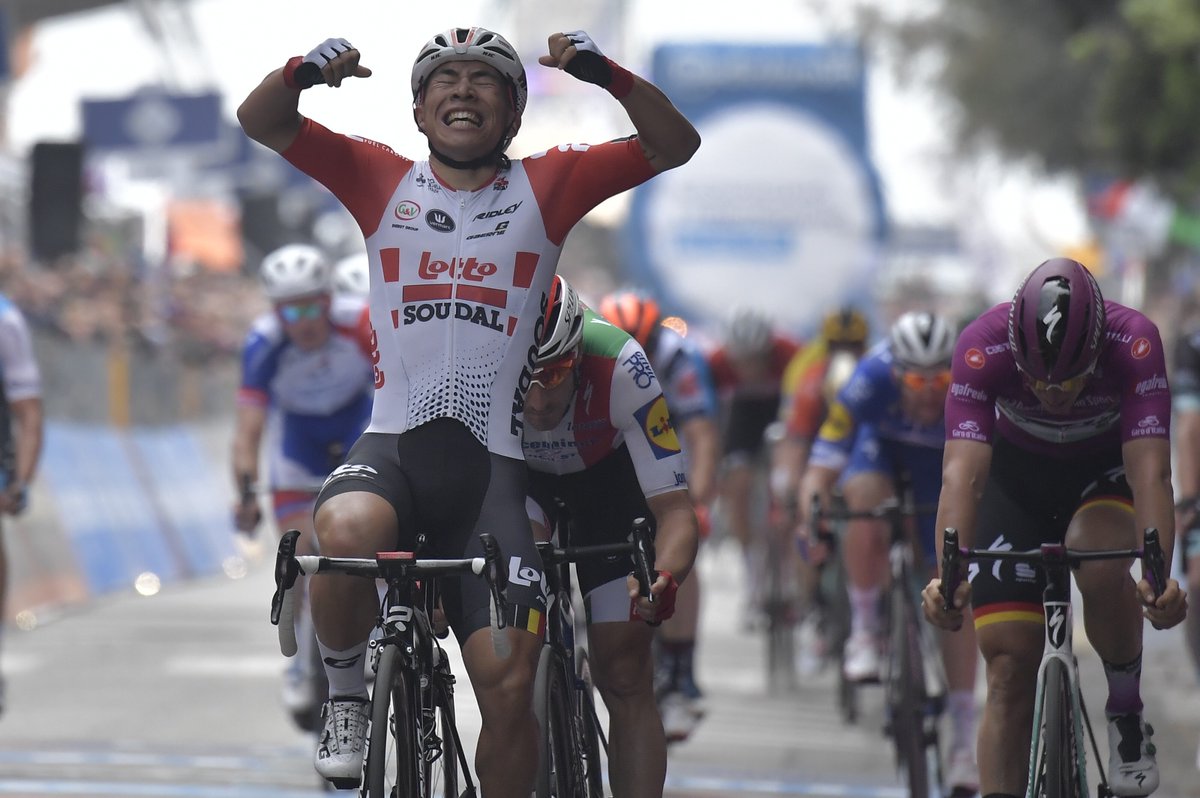 Giro d'Italia: Sprint vincente di Ewan. Secondo Viviani