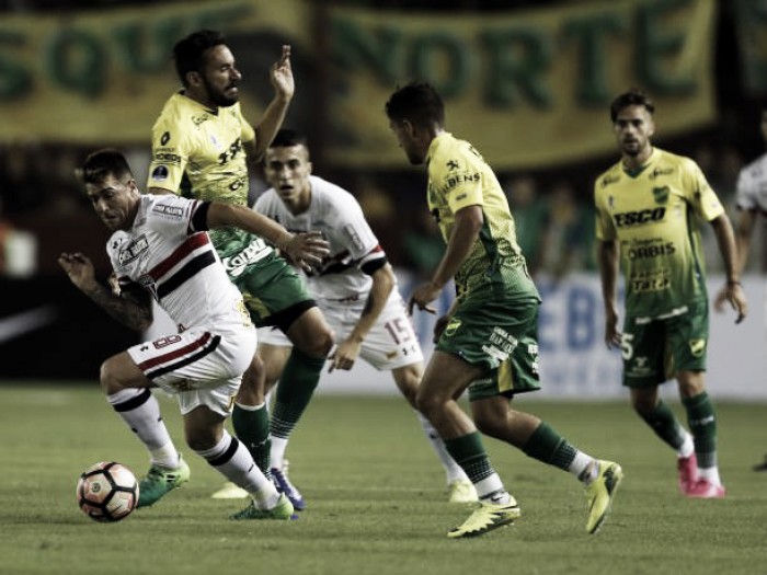 São Paulo empata com o Defensa y Justicia e está eliminado da Copa Sul-Americana (1-1)