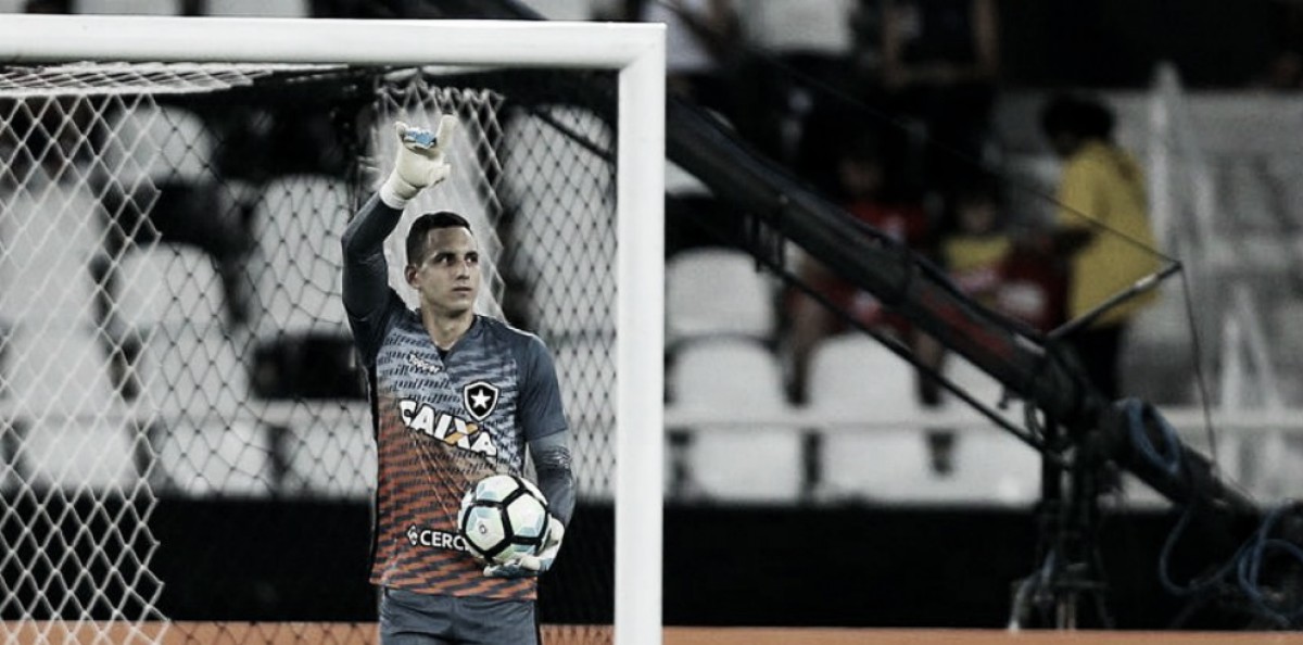 Com lesão no punho, Gatito Fernández desfalca Botafogo por um mês Com lesão no punho, Gatito Fernández desfalca Botafogo por um mês