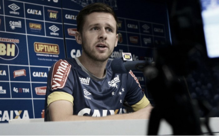 Às vésperas de confronto diante do Grêmio, Ezequiel analisa sequência difícil do Cruzeiro Às vésperas de confronto diante do Grêmio, Ezequiel analisa sequência difícil do Cruzeiro