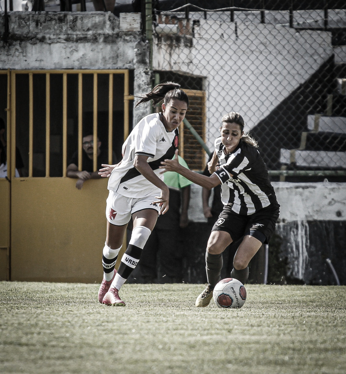 Após empate na ida Botafogo busca novo empate elimina Vasco e está na