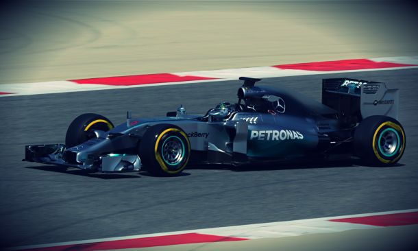 F1 Suzuka, qualifiche: Rosberg beffa Hamilton, Alonso in terza fila