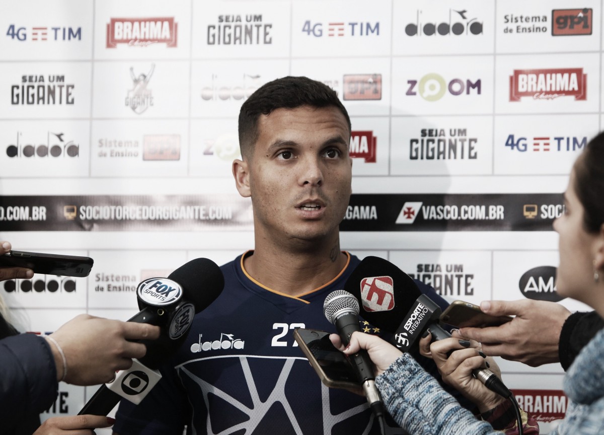 Ramon analisa sequência ruim do Vasco: “Falta um pouco de maturidade” Ramon analisa sequência ruim do Vasco: “Falta um pouco de maturidade”