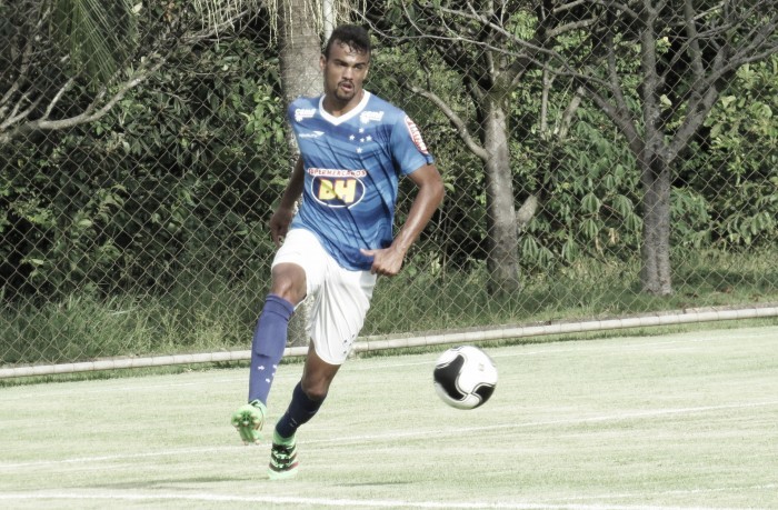 Chapecoense acerta contratação do zagueiro Fabrício Bruno por empréstimo de uma temporada