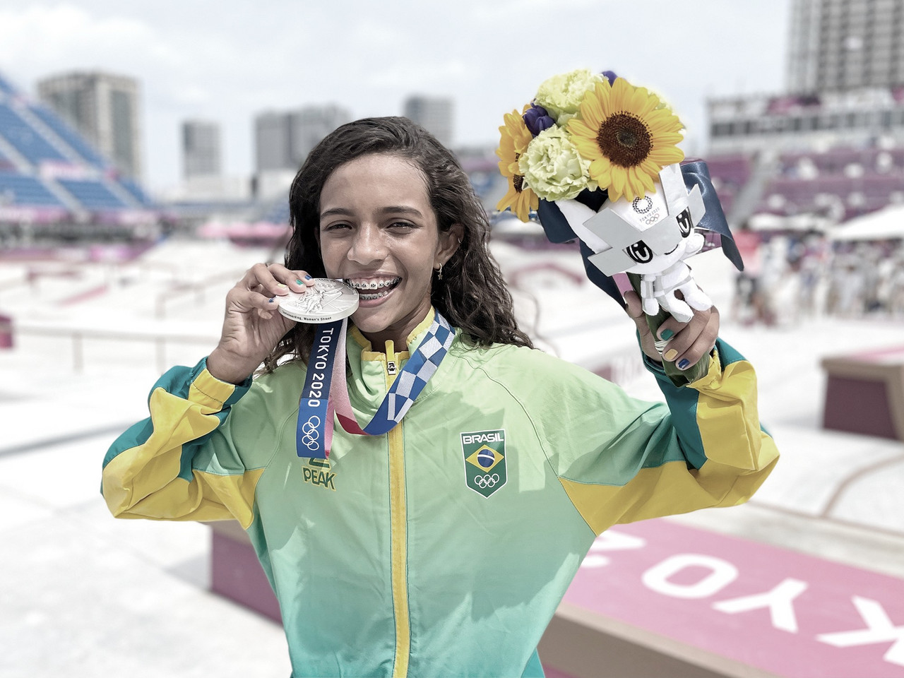 Rayssa Leal é a mais jovem medalhista olímpica da história do Brasil