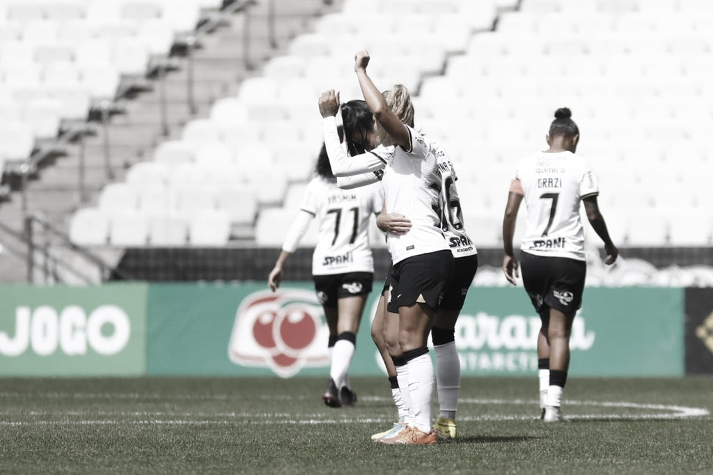 Futebol Feminino: após cinco temporadas, Adriana deixará o Corinthians
