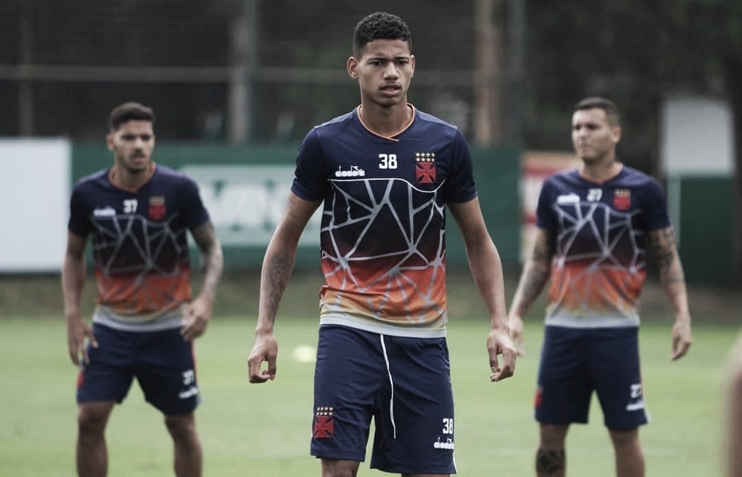 Paraná recebe Vasco em duelo na zona de rebaixamento do Campeonato Brasileiro