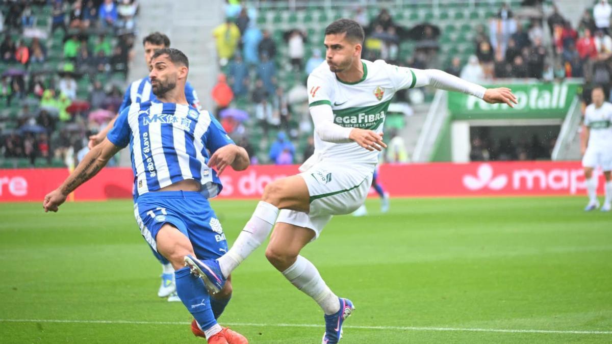 Empate que sabe a poco en el Martínez Valero - VAVEL España