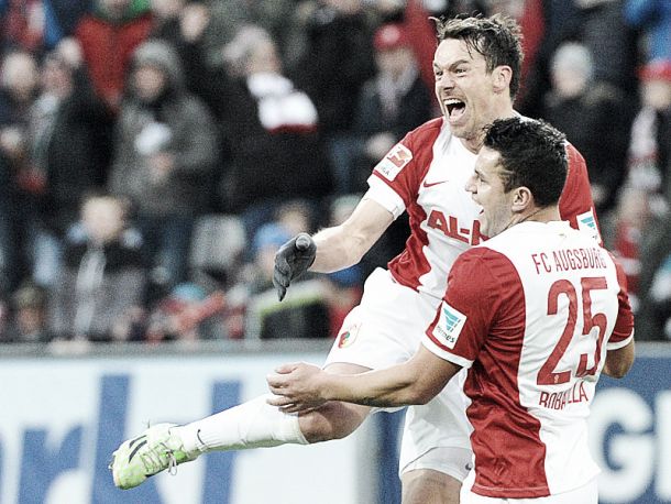 FC Augsurg 2-1 Borussia Mönchengladbach: Hosts move up to 6th after impressive home win