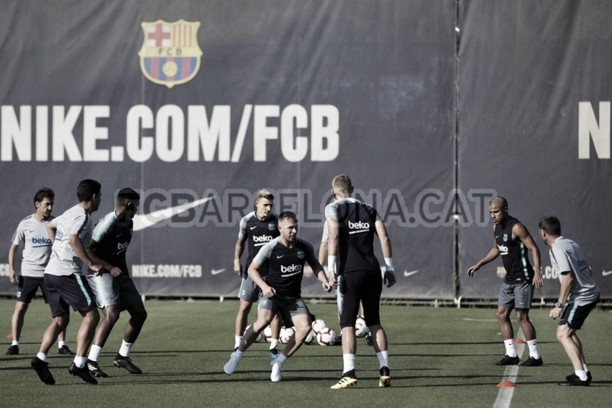 Entrenamiento del FC Barcelona con Arthur incluido