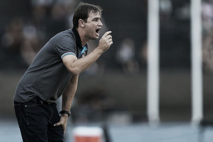 Com classificação encaminhada, Felipe Conceição pede calma ao Botafogo: "Está longe do ideal"