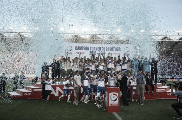 Universidad Católica fatura inédito Bicampeonato Chileno e liquida fantasma do 'vice' Universidad Católica fatura inédito Bicampeonato Chileno e liquida fantasma do 'vice'