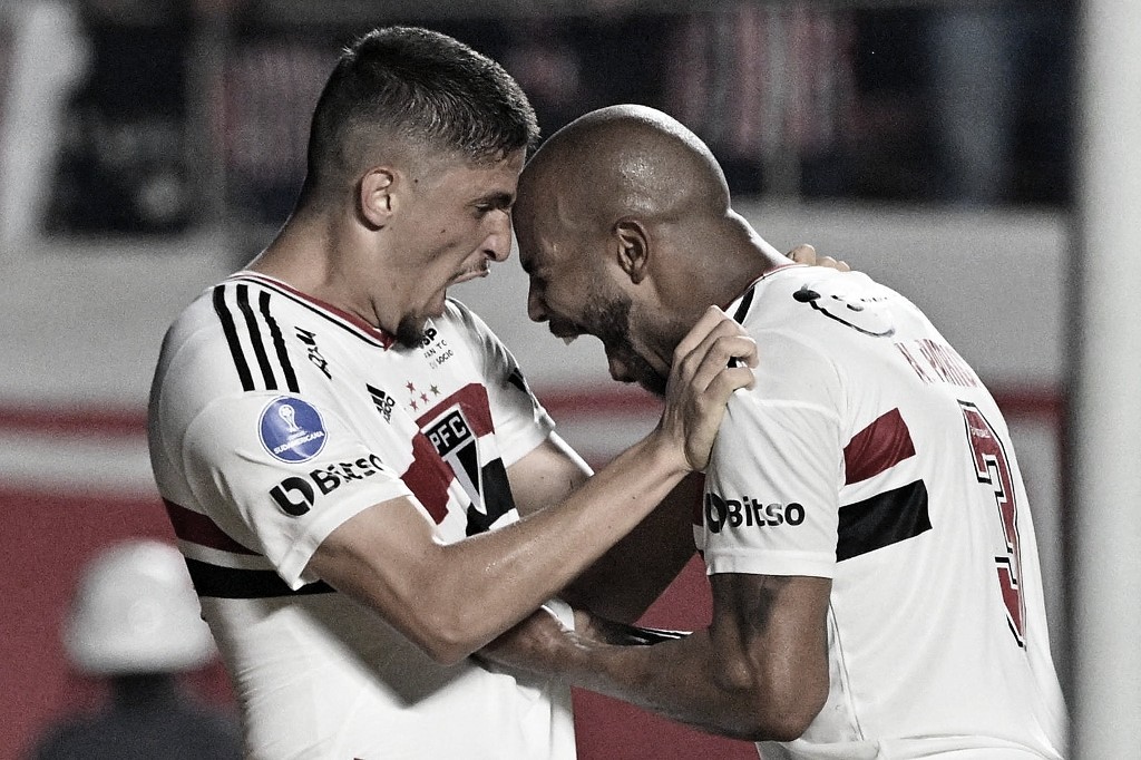 São Paulo vence Atlético-GO nos pênaltis e garante vaga na final da Sul-Americana