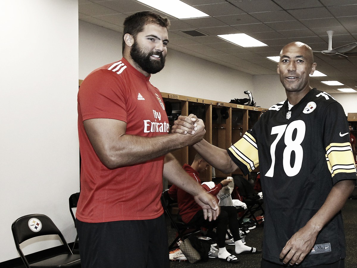 Defensor dos Steelers, Alejandro Villanueva dá boas vindas ao Benfica em Pittsburgh Defensor dos Steelers, Alejandro Villanueva dá boas vindas ao Benfica em Pittsburgh