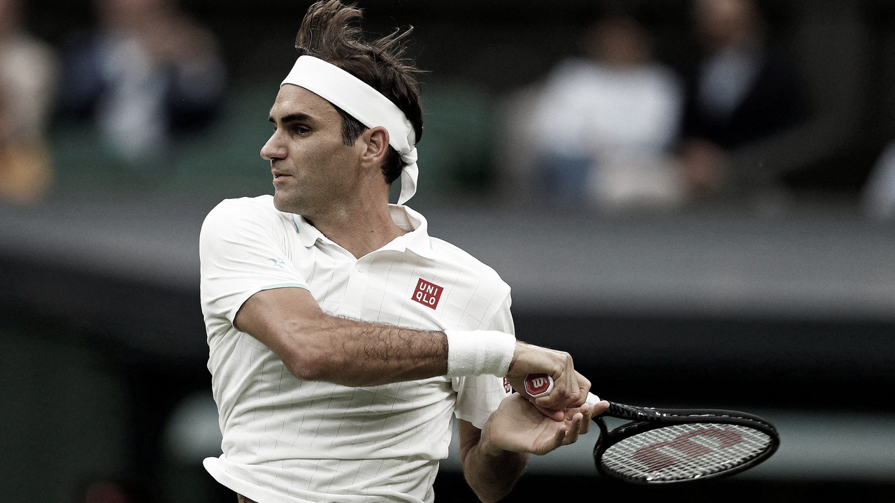 Federer avança em Wimbledon após escorregão e desistência de Mannarino