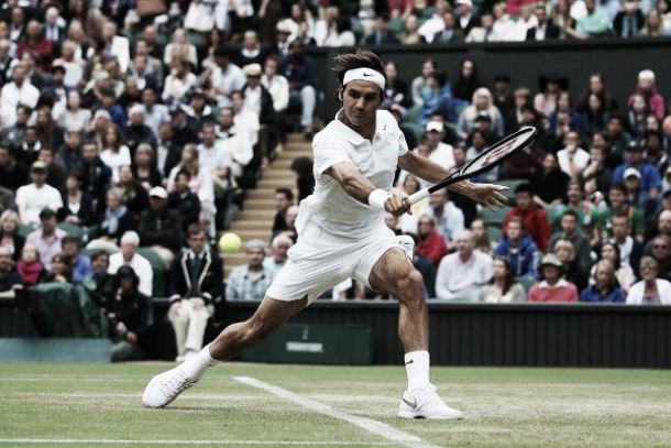 Federer vence compatriota de virada e vai avança às semifinais de Wimbledon