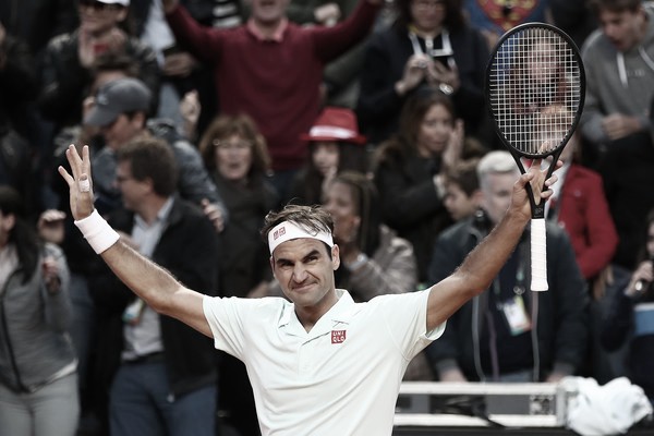 Federer vuelve y gana en Paris