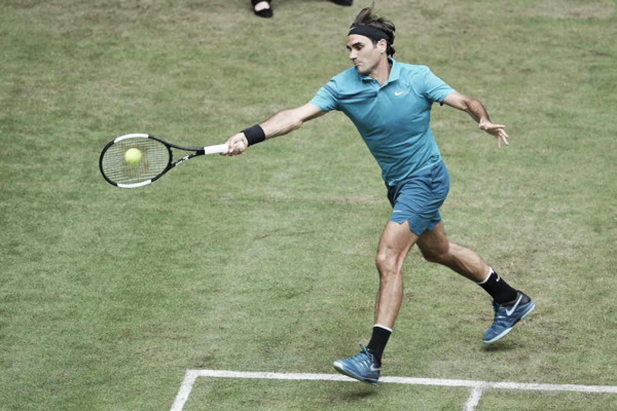 Federer estrena su trono con victoria