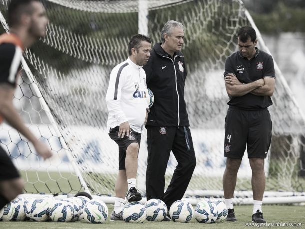 Corinthians segue limpando elenco e diretoria opta por apostar em reservas