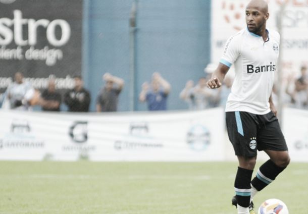 Fellipe Bastos destaca que vitória dá confiança ao Grêmio