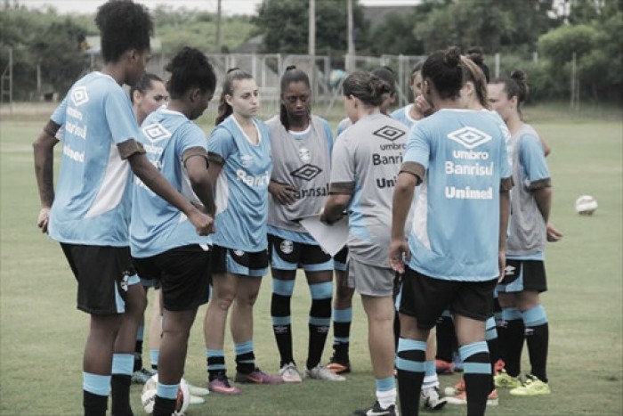 Administração do Grêmio assume integralmente o futebol feminino