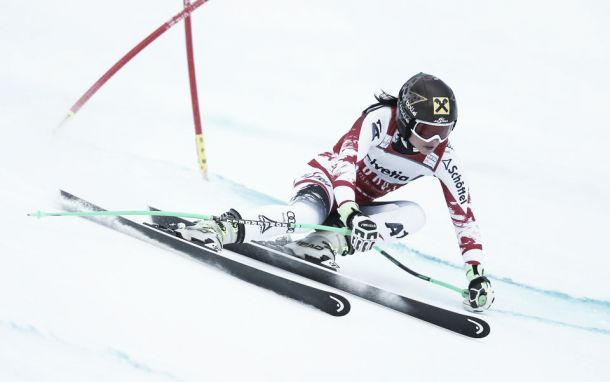 Sci alpino, grave infortunio al ginocchio per Anna Fenninger. La sua stagione è già finita