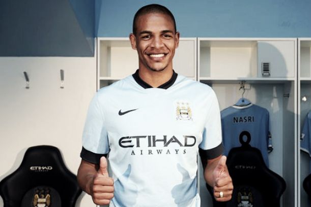 Volante Fernando chega ao Manchester City: "É um sonho sendo realizado" Volante Fernando chega ao Manchester City: "É um sonho sendo realizado"