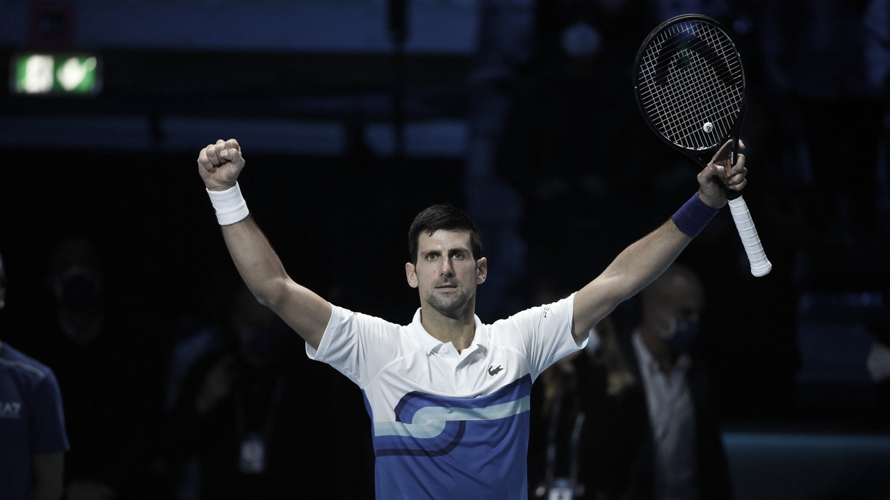 Djokovic passa sem sustos por Rublev e se classifica às semis no ATP Finals