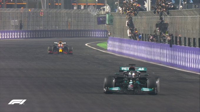 F1, Arabia Saudita - Hamilton batte Verstappen, ma quante polemiche ci saranno!
