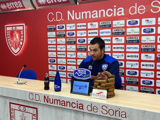 Diego Martínez: "Una
victoria fuera de casa siempre te da la ilusión" Diego Martínez: "Una
victoria fuera de casa siempre te da la ilusión"