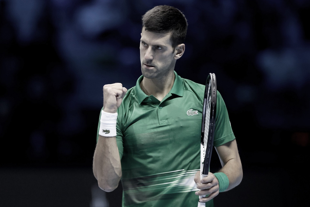 Djokovic derrota Medvedev em longo jogo e fecha primeira fase do ATP Finals com 100% de aproveitamento