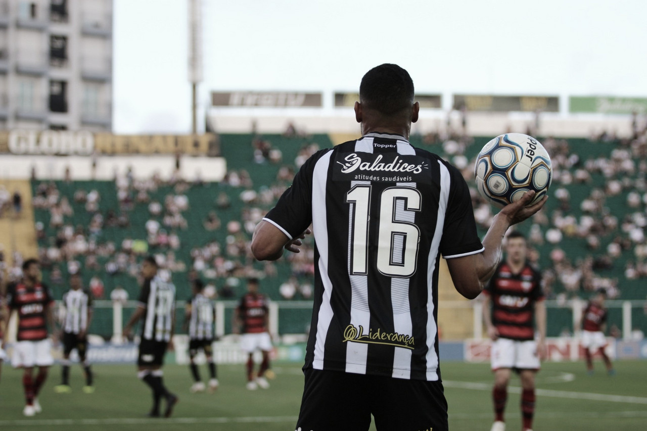 Na caça ao líder, Atlético-GO recebe lanterna Figueirense pela Série B Na caça ao líder, Atlético-GO recebe lanterna Figueirense pela Série B